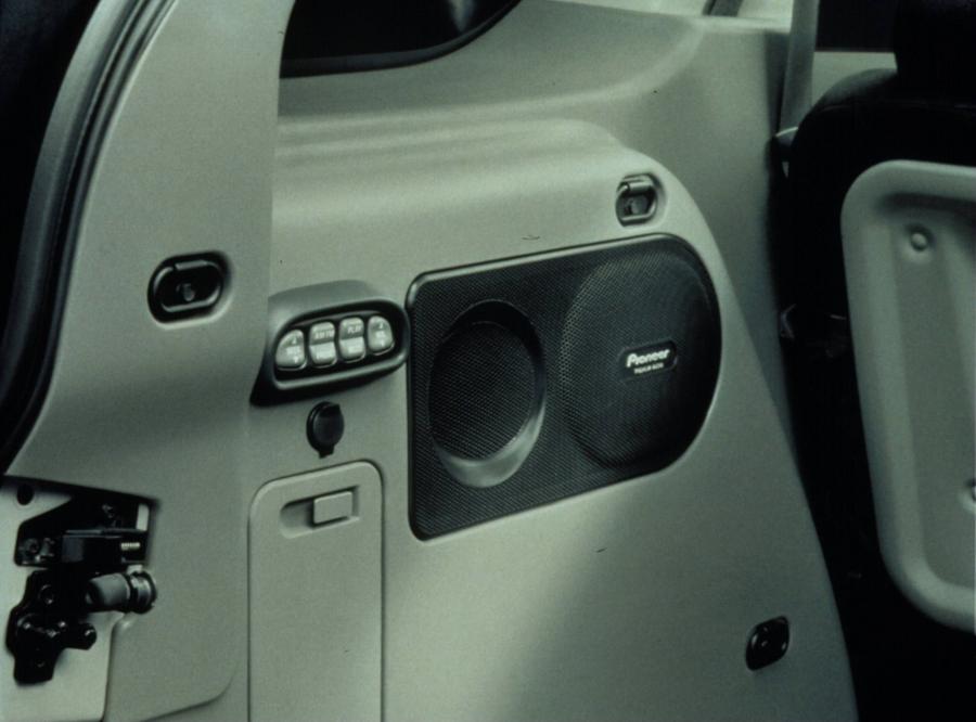  Pontiac Aztek 2001 года  (фото 25 из 39)